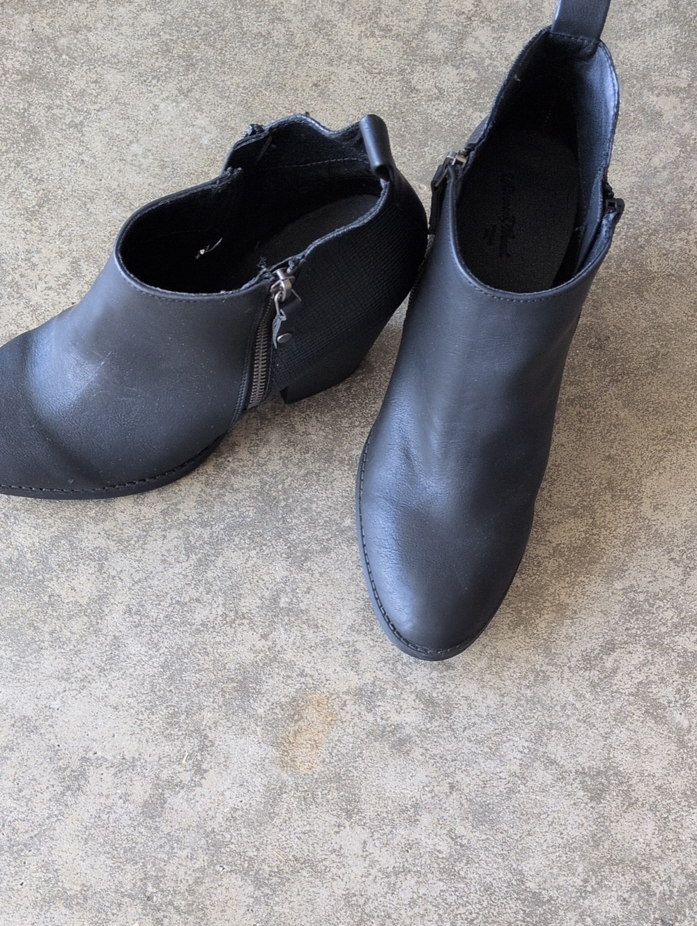 Universal Thread Black Ankle Booties with Side Zip